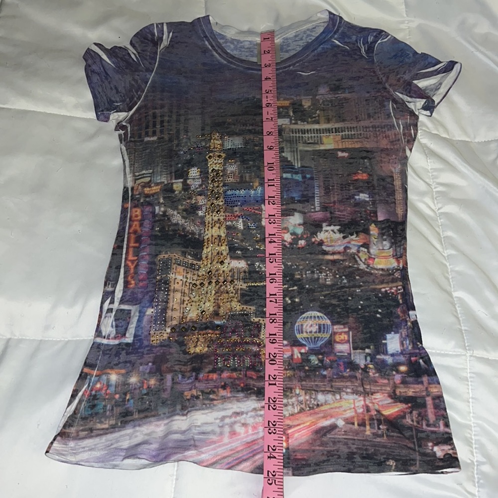 💜 HELLO VEGAS! Beautiful embellished Las Vegas strip t-shirt. Size L - Picture 10 of 11